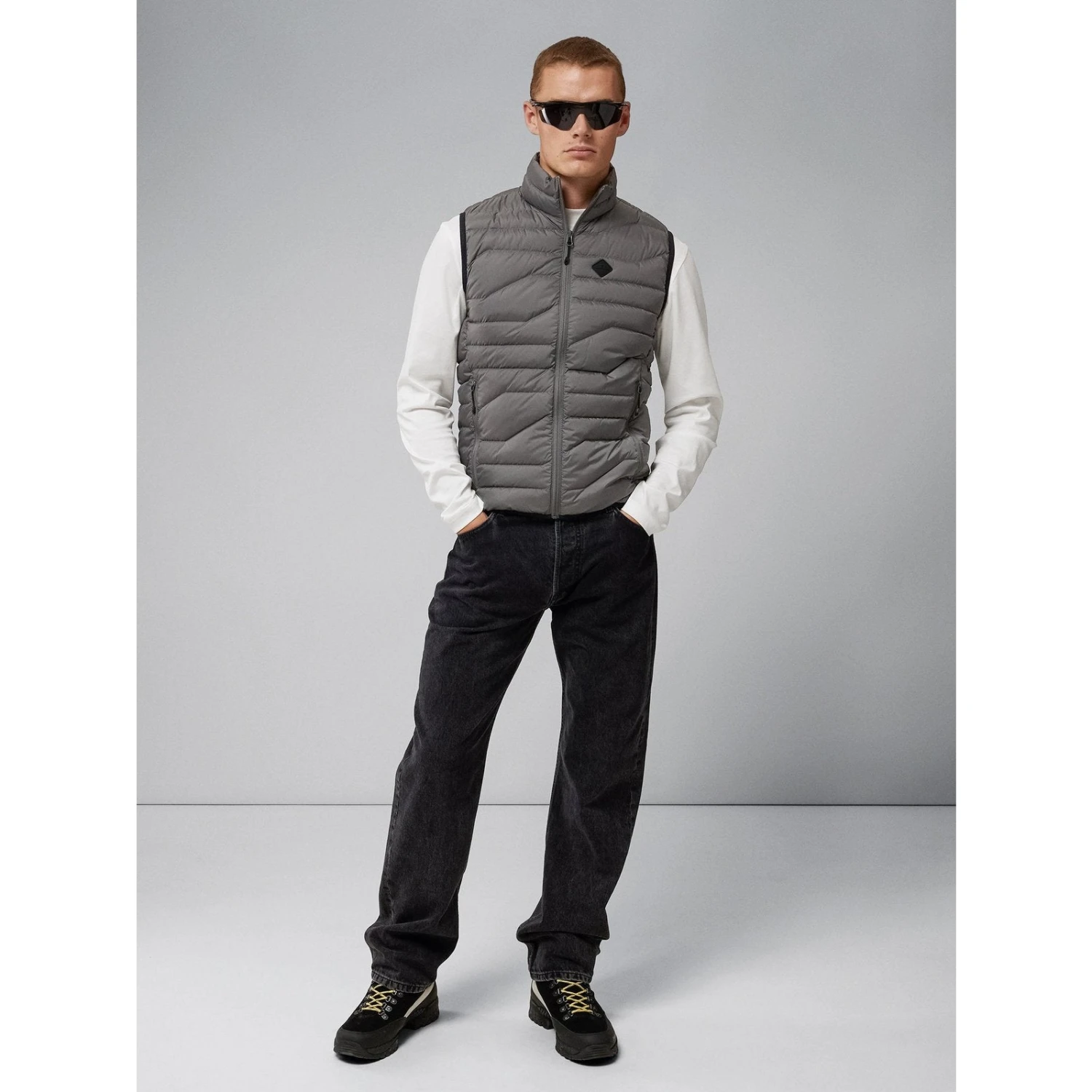 J.Lindeberg Cliff Light Down Golf Vest AMOW06707 3 J.Lindeberg Cliff Light Down Golf Vest AMOW06707 - Image 3